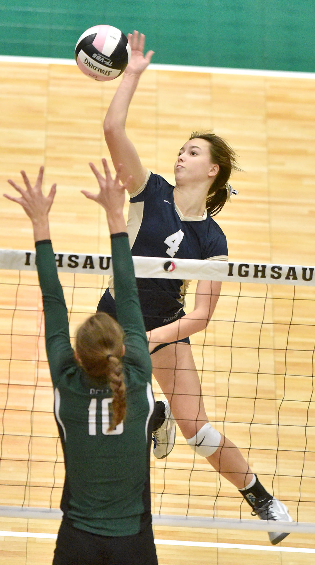 Bishop Heelan vs Pella state volleyball